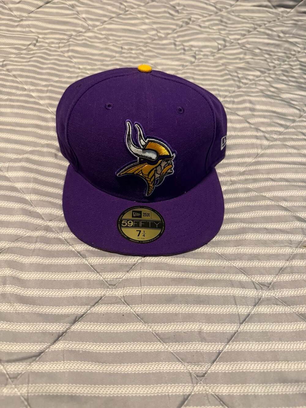 New Era Minnesota Vikings 59FIFTY Fitted Hat Size 7 1/4